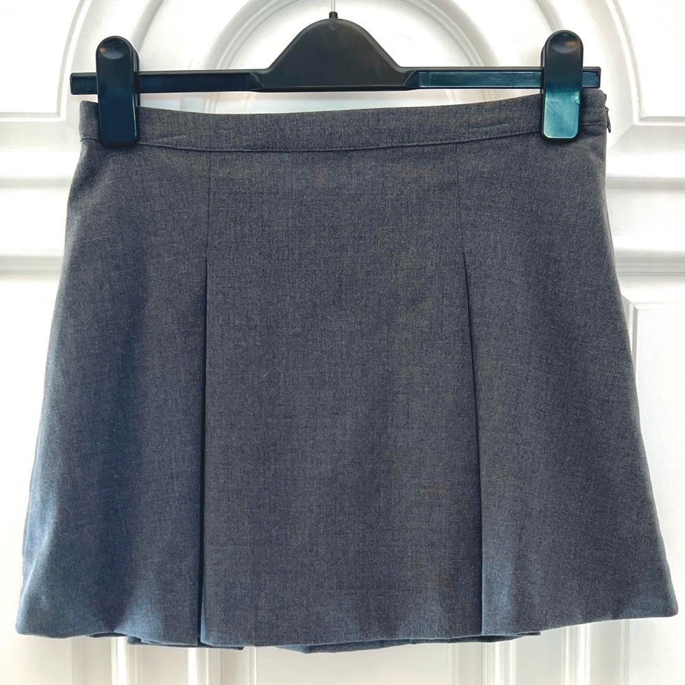 Forever 21 Gray Pleated Mini Skirt